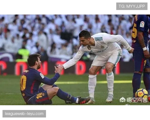 内维尔评阿扎尔：想比肩梅西C罗？还需突破自我，再创巅峰