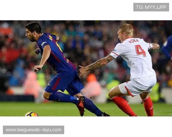 苏亚雷斯：从乌拉圭街头到巴萨传奇，7岁起步的足球巨星之路