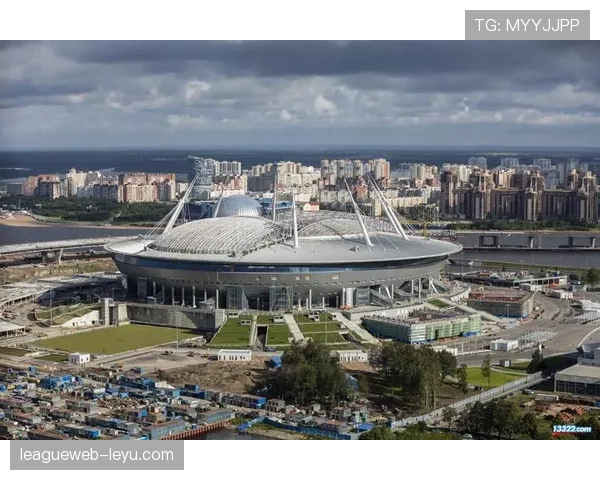 布达佩斯球场迎来重磅赛事，球迷热情高涨共襄盛举