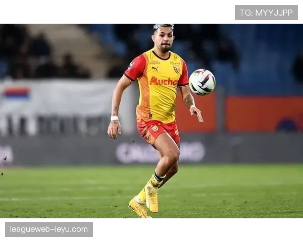 奥塔门迪持续贡献关键表现 阿根廷后防核心状态依旧稳健