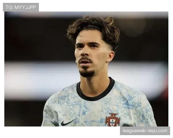 维蒂尼亚中场全能表现助力球队攻防两端全面提升