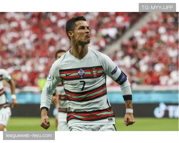 C罗领衔葡萄牙国家队迎战新挑战,球队状态回暖引球迷期待 C罗领衔葡萄牙国家队迎战新挑战,球队状态回暖引球迷期待