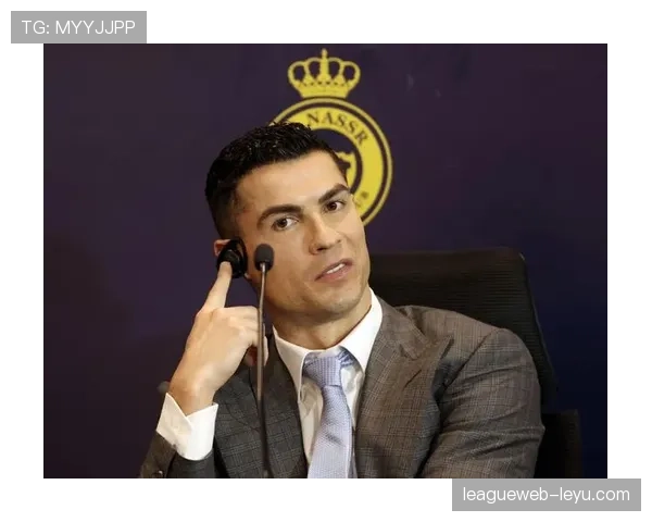 C罗更衣室风波再起,球队内部气氛紧张引关注 C罗更衣室风波再起,球队内部气氛紧张引关注