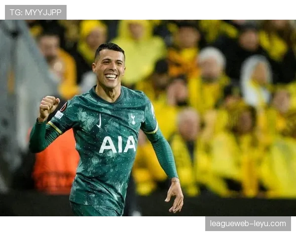 乔·罗登闪耀英超赛场，助热刺强势冲击欧冠资格