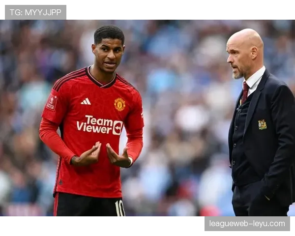 足球巨星联袂登场,全新阵容表现惊艳引热议 足球巨星联袂登场,全新阵容表现惊艳引热议