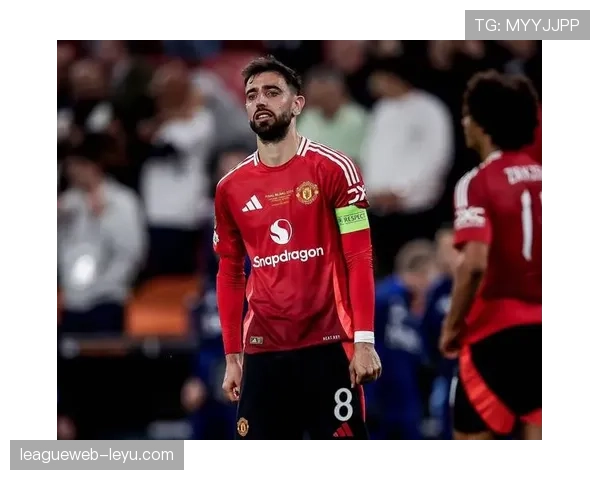 B费多样射门技巧助球队状态回暖,新赛季表现备受期待 B费多样射门技巧助球队状态回暖,新赛季表现备受期待