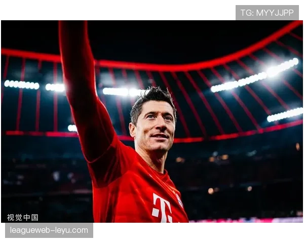 莱万多夫斯基创纪录状态回暖：欧冠史上最快进球引发广泛关注