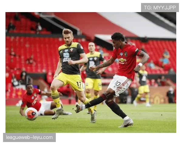 黄喜灿在狼队表现稳健,助球队逐步恢复在英超的竞争力 黄喜灿在狼队表现稳健,助球队逐步恢复在英超的竞争力