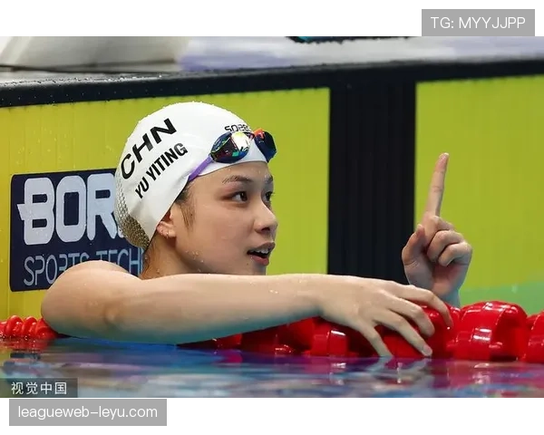 余依婷凌晨三点还在滑手表，都不是普通人的生活节奏啊