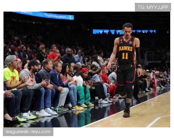 特雷·杨突破创造机会效率提升显著助阵季后赛表现