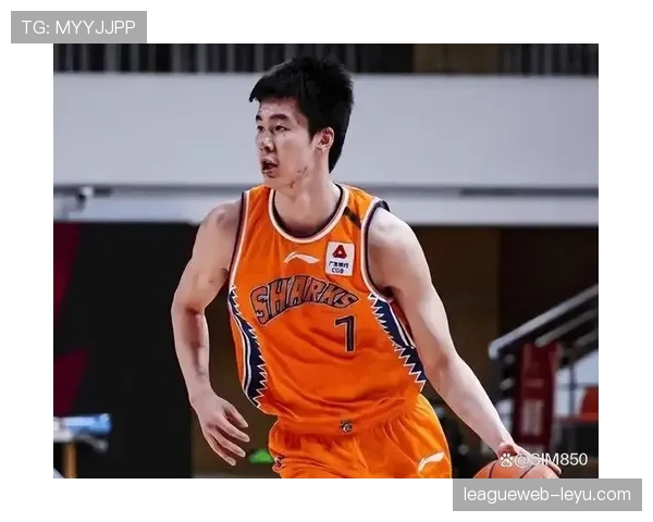 郭昊文人设分裂得有点离谱，场上像拼命三郎，私下像顶级富豪日常